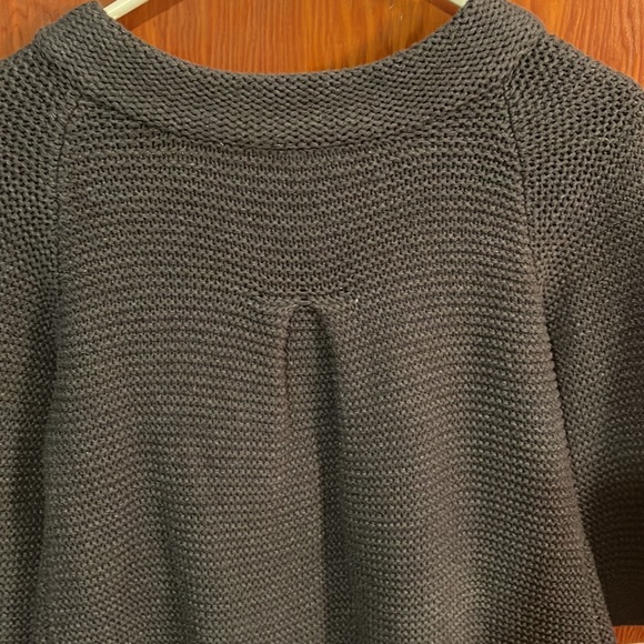 Shaw Type Top- Medium - Picture 5 of 5